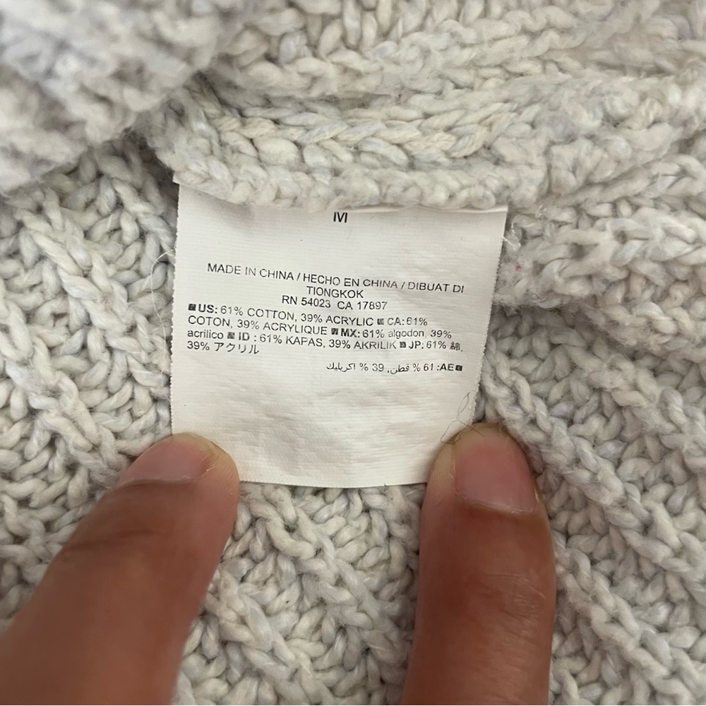 OLD NAVY Women’s Cable Knit Turtleneck Sweater Light Gray Ivory Size Medium - Picture 5 of 6
